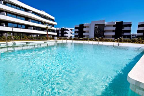 Mara's Apartments Higuerón West - Suncoast Privilege - 3 Community Pools