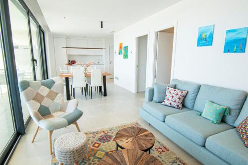 Mara's Apartments Higuerón West - Suncoast Comfort