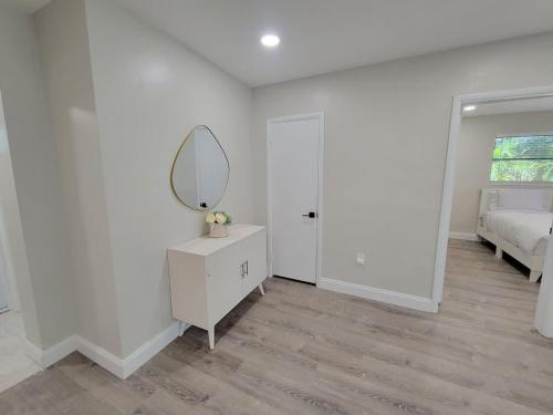 En eller flere senge i et værelse på The Florida's finest living villa