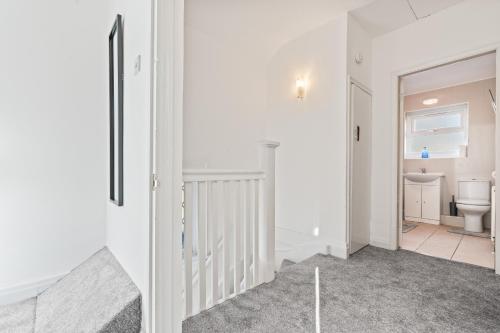 Billede fra billedgalleriet på Cozy 3BR Group Stay in Solihull - Sleeps 6 - Convenient Parking i Shirley