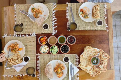 Jídlo v hostelu nebo okolí