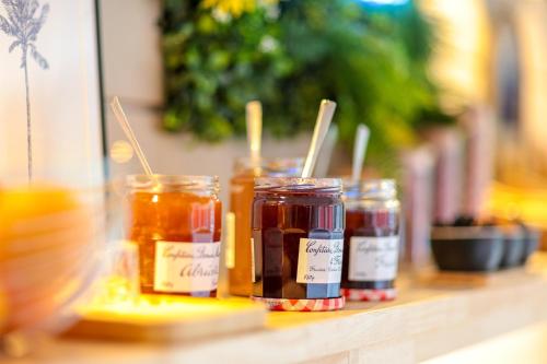 Nápoje v ubytování Ostal Pau Universite - Sure Hotel Collection by Best Western