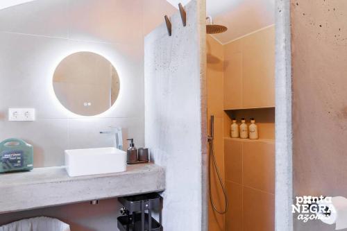Koupelna v ubytování Angra Soul 3 -By PontaNegraAzores