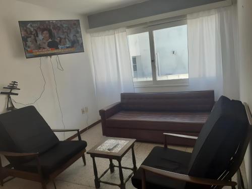 Posezení v ubytování ALQUILO APTO EN PLENA PENINSULA PUNTA DEL ESTE PARa 4