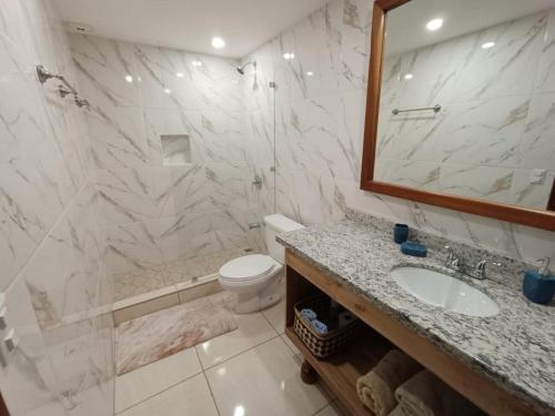 O baie la Golf Beach House w/ Pool (5 min. walk to beach!)