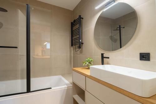 Modern Studio Open Plan Elegance by HostWise