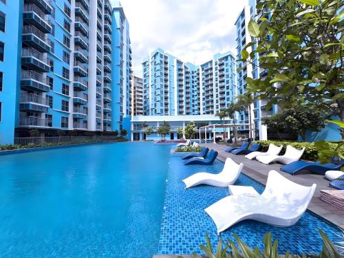 Bazén v ubytování Luxurious 3 BR Ocean-view, Nearby,Okada,MOA,Solaire,MOA with Free Parking nebo v jeho okolí