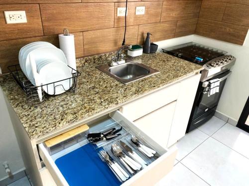 Φωτογραφία από το άλμπουμ του Cozy house 5 minutes from the airport σε Las Flores