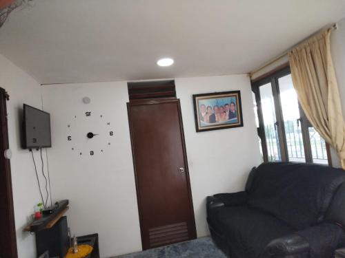 Et tv og/eller underholdning på Apartaestudio amoblado PIMSA