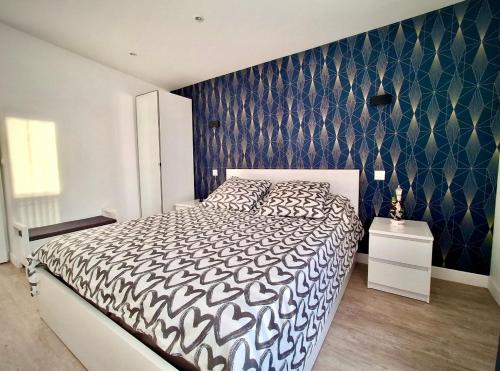 En eller flere senge i et værelse på Villa Carolina - Sea View - Design - Private Terrace