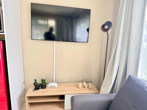 Et tv og/eller underholdning på Royaltics place