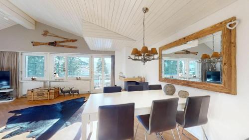 4,5-Zimmer-Dachgeschosswohnung mit Ausrichtung zur Sonne!!!