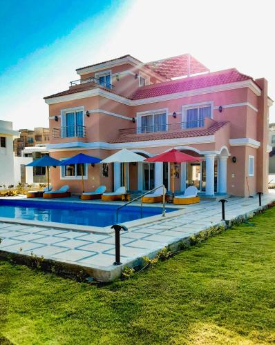 VIP villa heated pool & Spa & fully entertained