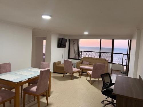 R11 Riohacha lindo, cómodo y seguro apartamento con balcón mirando el mar
