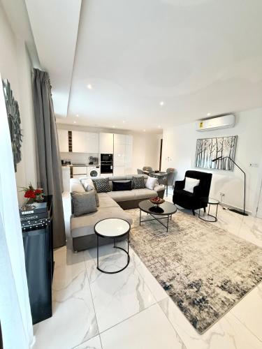 Spacious 2BR at Stella Place Pool Gym And Parking