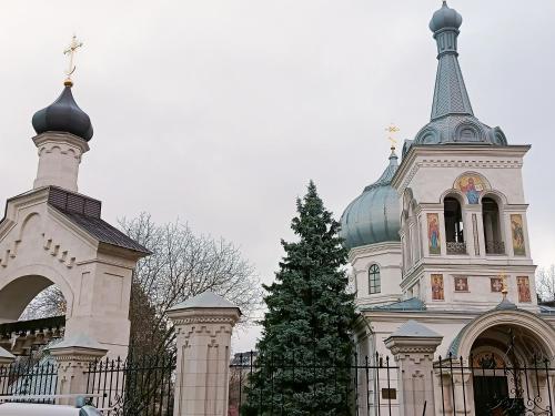 Mercu tanda tempatan dekat dengan apartmen