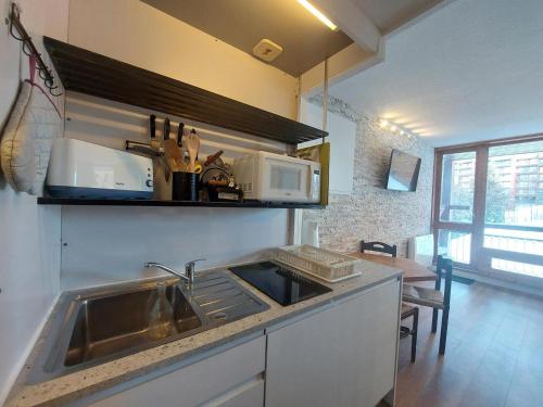 Studio calme proche pistes avec balcon et WIFI