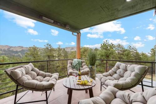 En generel udsigt til bjerge eller udsigt til bjerge taget fra feriehuset