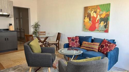 Гостиная зона в Mereri downtown apartments, apartment 13C