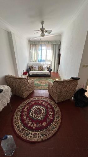 Afbeelding uit fotogalerij van Maison fermée cause travaux merci pour la gêne occasionnée in Caria