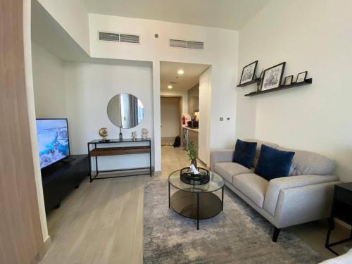 Modern Studio with Balcony - Pool View