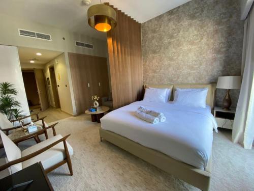 Bright Studio - Azizi Riviera 35 - Fully Furnished