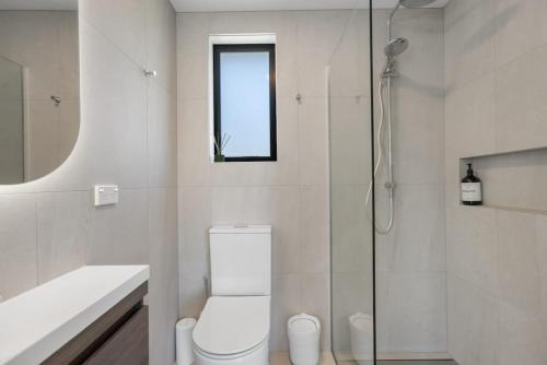 Baðherbergi á Central Wanaka Escape - Views of Lake and Mountains