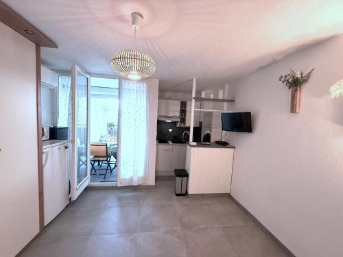 Studio LGM tout confort avec terrasse & parking, Plage à pied