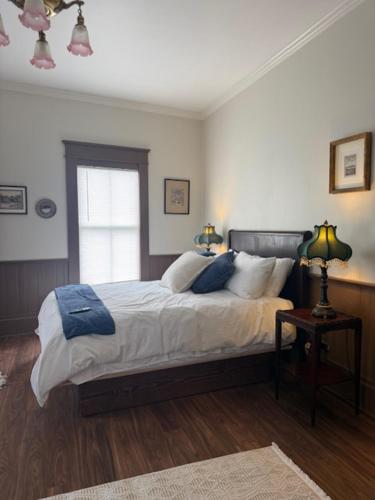 Postel nebo postele na pokoji v ubytování Hotel Ivanhoe