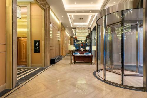 Vstupní hala nebo recepce v ubytování Oakwood Hotel & Residence Suzhou