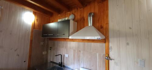 Et tv og/eller underholdning på Casa entera con balcón y patio propio "altos del Rio Azul"