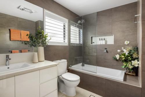 Ένα μπάνιο στο Postcard on Sunrise