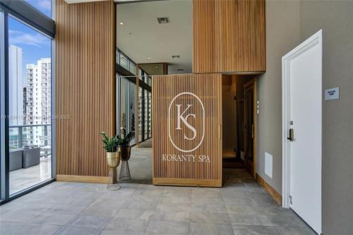 Modern Brickell Apartment Free Parking Pool and Gym photo 37