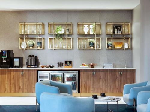 Příslušenství pro přípravu čaje a kávy v ubytování The Sebel Twin Towns