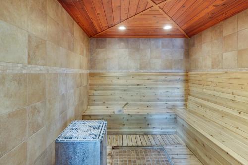 Billede fra billedgalleriet på Secluded Mtn Retreat with Resort Perks in Whitefish! i Brenchley Mobile Home Park