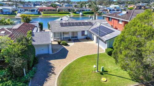 Κήπος έξω από το Hibbard Waterfront Escape