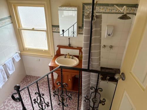 Phòng tắm tại The Heritage Guesthouse Bombala