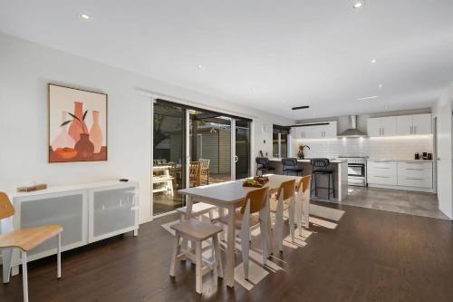 Kuchyň nebo kuchyňský kout v ubytování Whakata on McBride