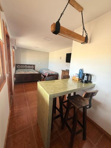 Cabañas La Sonrisa的厨房或小厨房