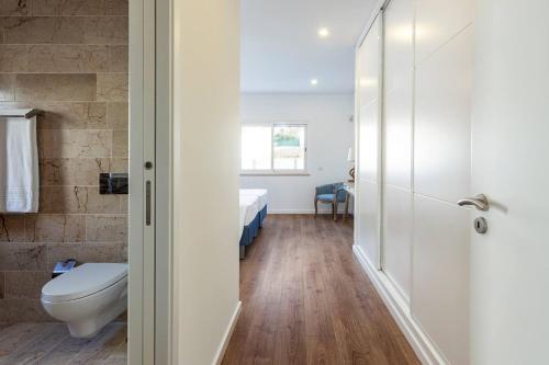 Et badeværelse på Luxury Vau Beach Villa with Private Heated Pool