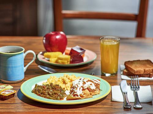 Jídlo v hotelu nebo okolí