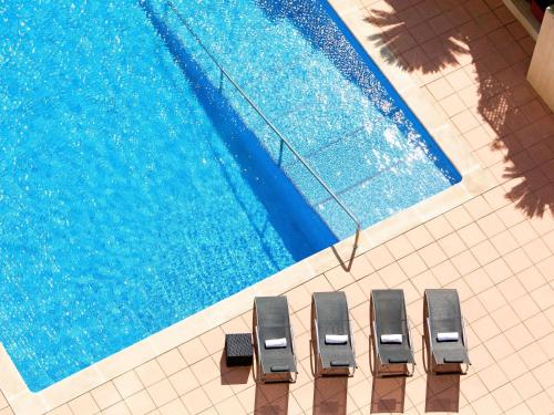 Bazén v ubytování ibis Styles Barcelona Sant Joan Despi nebo v jeho okolí