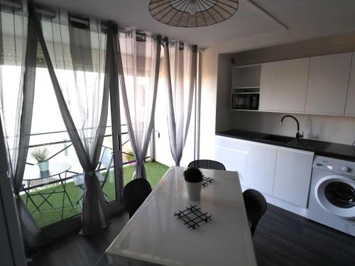 Appartement proche mer avec climatisation et piscine - FR-1-307-290