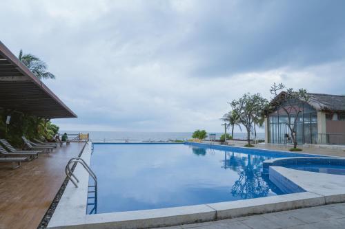 Πισίνα στο ή κοντά στο HomeStay NganTran
