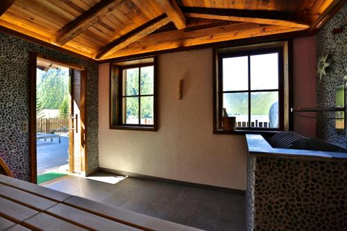 Fotografie z fotogalerie ubytování Hotel & Chalets Edelweiss v destinaci Madonna