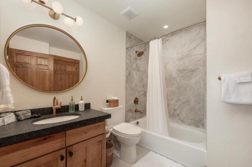 Ένα μπάνιο στο Sundog Condo in Granby Ranch