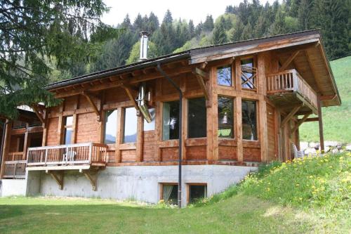 Bygningen som feriehuset ligger i