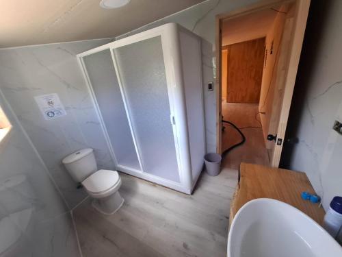 Un baño de Ester Alojamiento