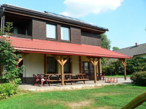 Budova, kde se prázdninový dům nachází