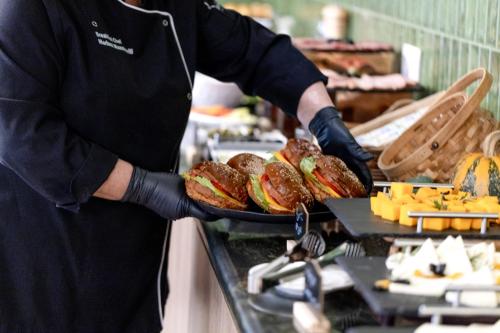 Mad på hotellet eller i nærheden